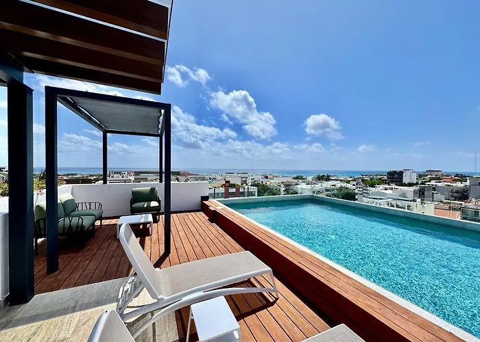 New Steps Away From 5th Avenue! *