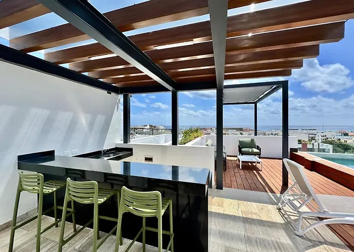 New Steps Away From 5th Avenue!